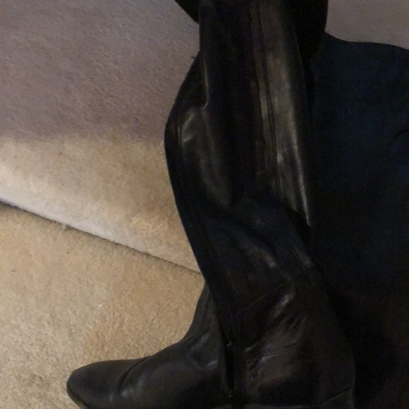 Black slightly over knee black dress boot in GUC UK 39, US 7 1/2 vent for x room - Picture 5 of 7